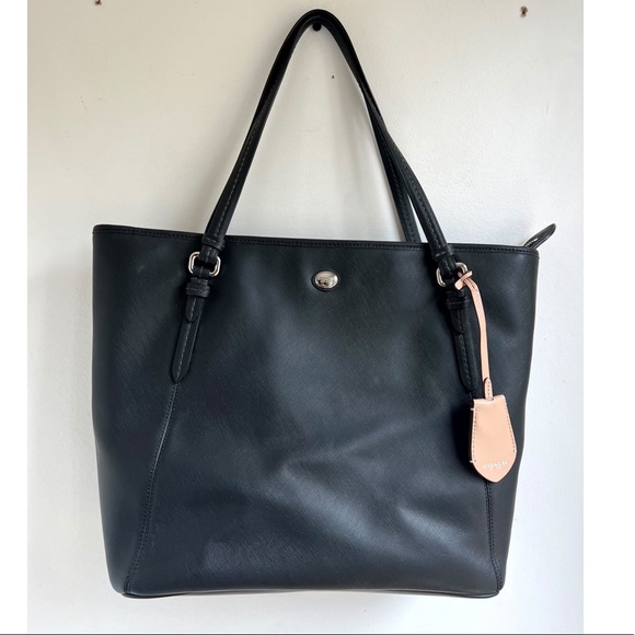 Coach Handbags - Coach Peyton Black XL Tote Bag Top Handles 27349